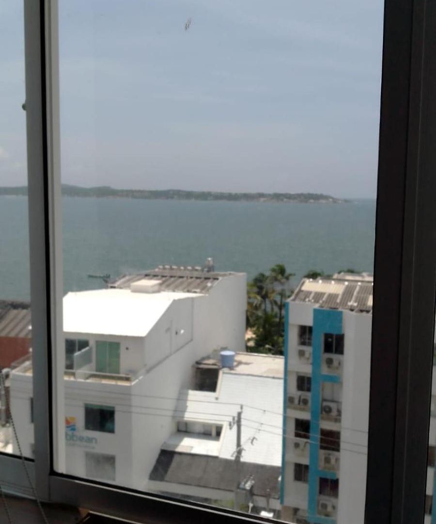 Entero Con Vista Al Mar